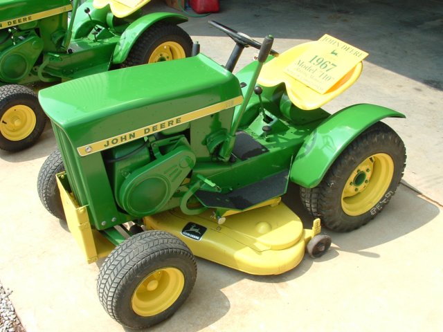 johndeere110.jpg