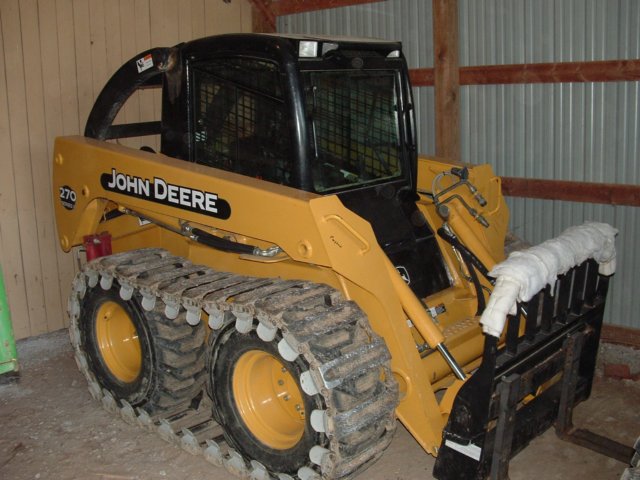 johndeere270skidsteer.jpg