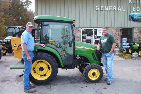 johndeere3320.jpg