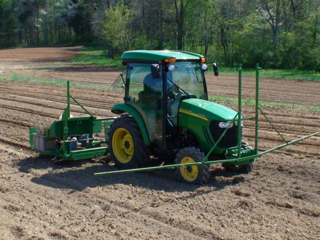 johndeere3320w2rowtransplanter.jpg